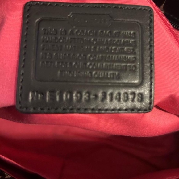 COACH Signature Daisy Signature Large Tote - 2017 Style F148782 w/ 2 Hangtags - Picture 5 of 11